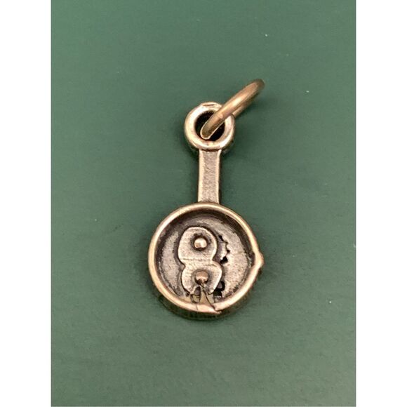 .925 Frying Pan with Fried Eggs Sterling Silver Jewelry Charm #cook - Picture 1 of 3